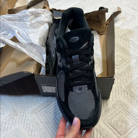 New Balance 2002R - Picture 5 of 11